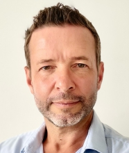Weissmagier und treffsicherer Kartenleger Jonathan