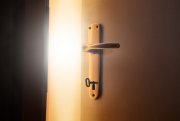 Energetische Hausreinigung Foto: © olly @ Fotolia Energetische Hausreinigung Foto: © olly @ Fotolia