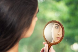 Spiegelgesetz © lassedesignen @ Fotolia Spiegelgesetz Foto: © lassedesignen @ Fotolia