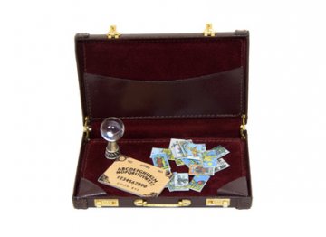 Ouija-Brett - Frage die Geister Foto: © Dani Simmonds @ Fotolia