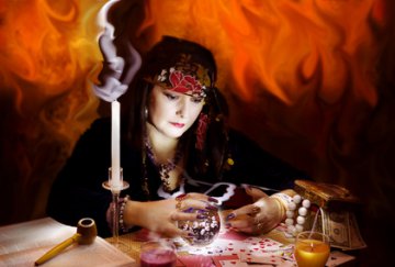 Crowley Tarot - Geschichte des Kartendecks Foto: © AniriAnA @ Fotolia