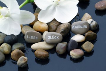 Steinorakel - ein altbekanntes Hilfsmittel zur Weissagung Steinorakel - ein altbekanntes Hilfsmittel zur Weissagung Foto: © racamani @ Fotolia