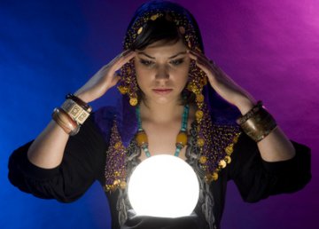 Wahrsagen kann als Wegweiser dienlich sein Foto: © Pete Saloutos @ Fotolia