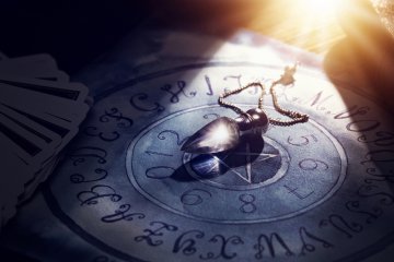 Hellsehen  Foto: &copy;  Elena Schweitzer @ shutterstock