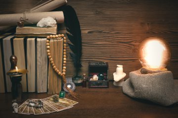 Crowley Tarot - Die Konstellation des Wagens Foto: © n_defender @ shutterstock