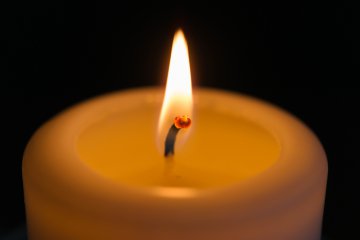 Lassen Sie uns mit einer Lichterkette und Affirmationen ein Zeichen setzen! Foto: © Michals45 @ shutterstock