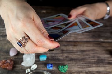 Die tiefere Bedeutung der Tarotkarte Der Eremit im Rider-Waite Tarot  Foto: &copy;  vetre @ shutterstock