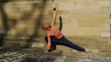 Gestreckter seitlicher Winkel (Parsvakonasana)  Foto: &copy;   @ P1050453.JPG